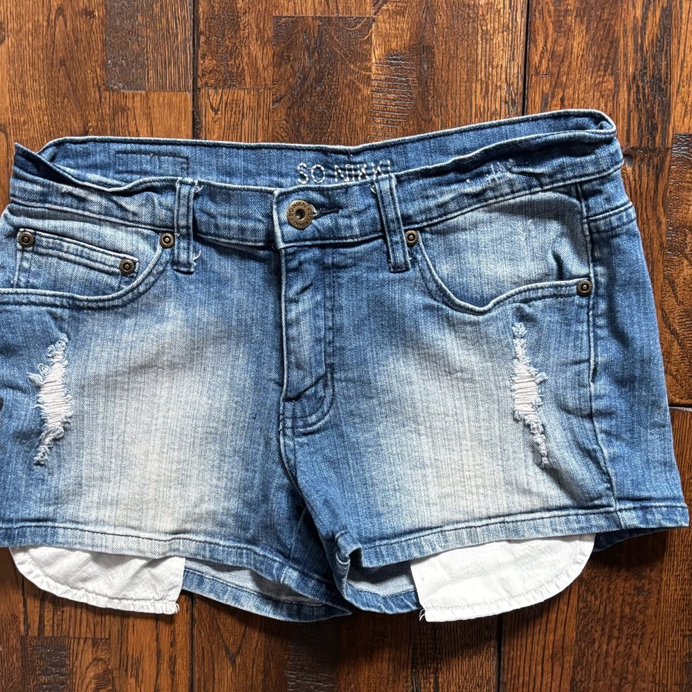So Nikki Distressed Blue Jean Shorts; Front Button & Zip; Women’s Juniors Size 9